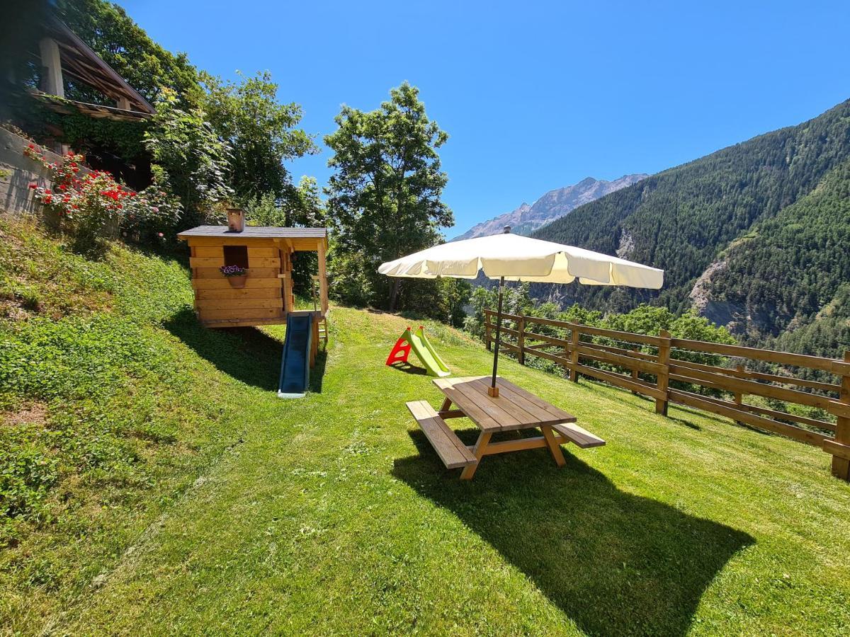 La Maison. Il Nido Dell'Aquila Bardonecchia Bagian luar foto