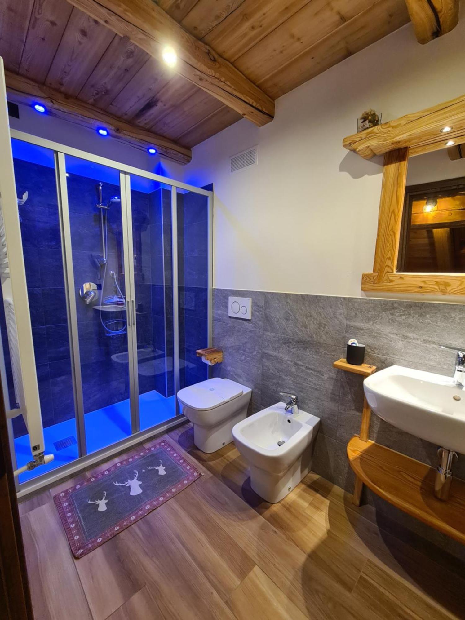 La Maison. Il Nido Dell'Aquila Bardonecchia Bagian luar foto