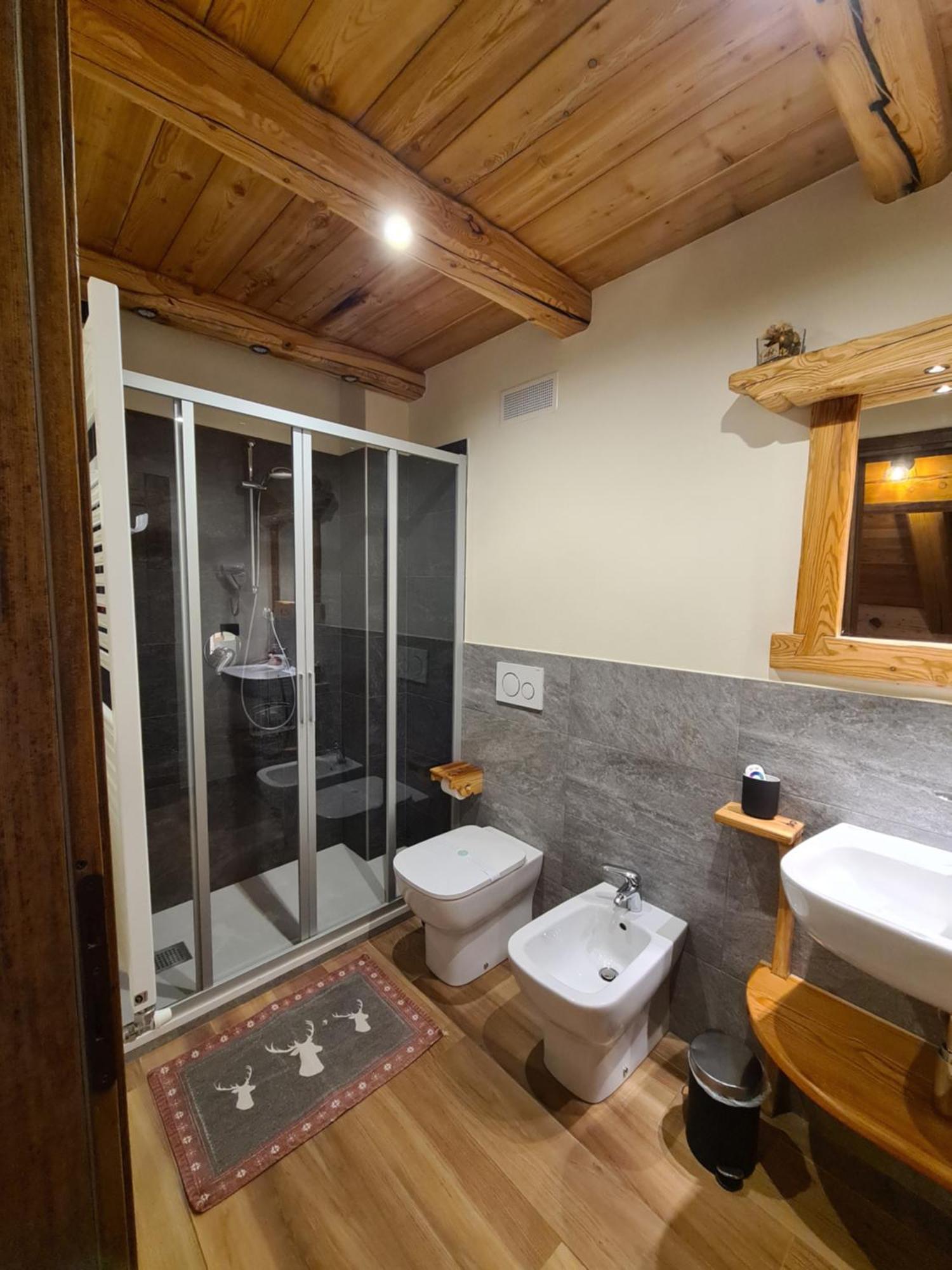 La Maison. Il Nido Dell'Aquila Bardonecchia Bagian luar foto