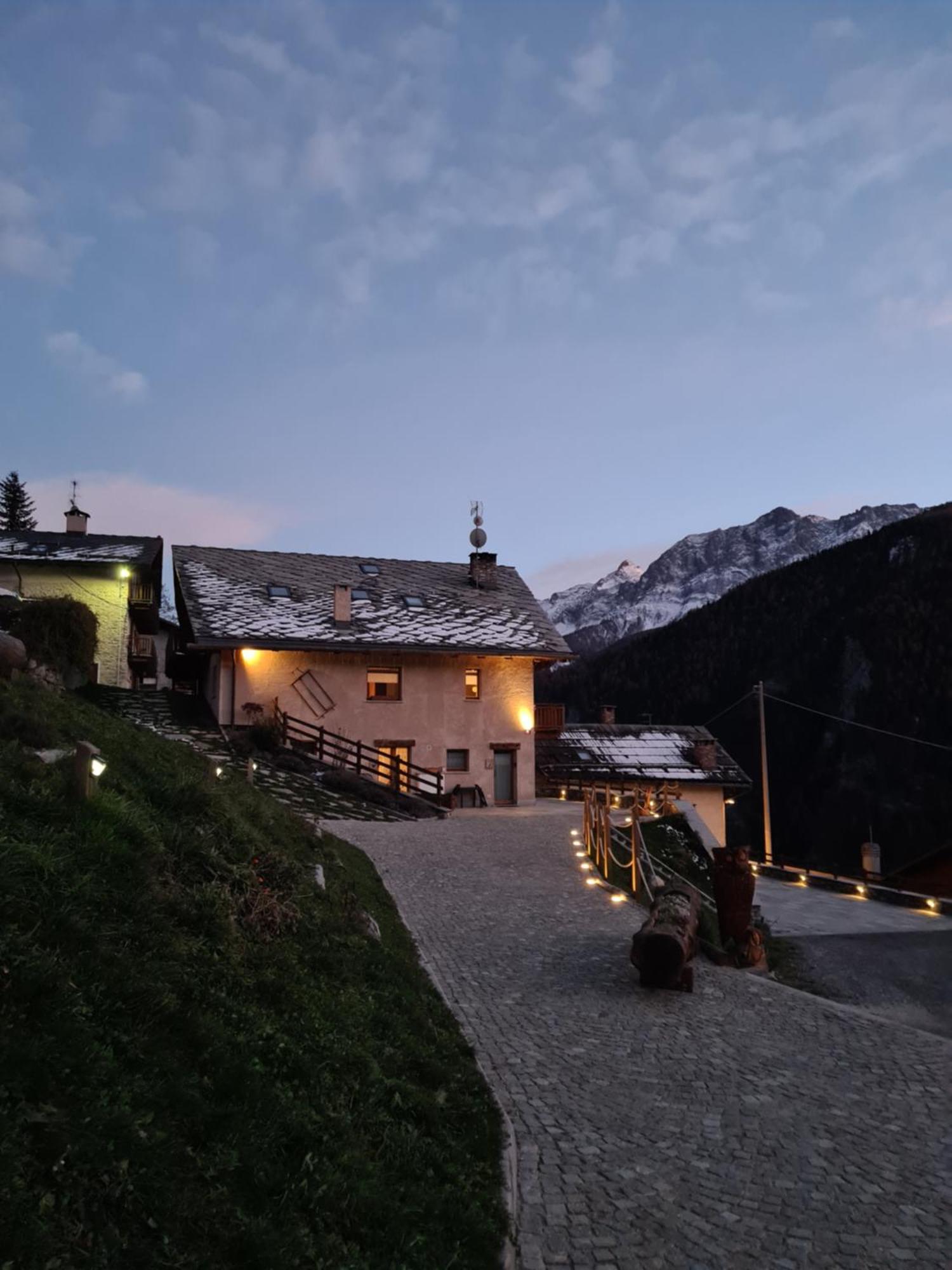 La Maison. Il Nido Dell'Aquila Bardonecchia Bagian luar foto